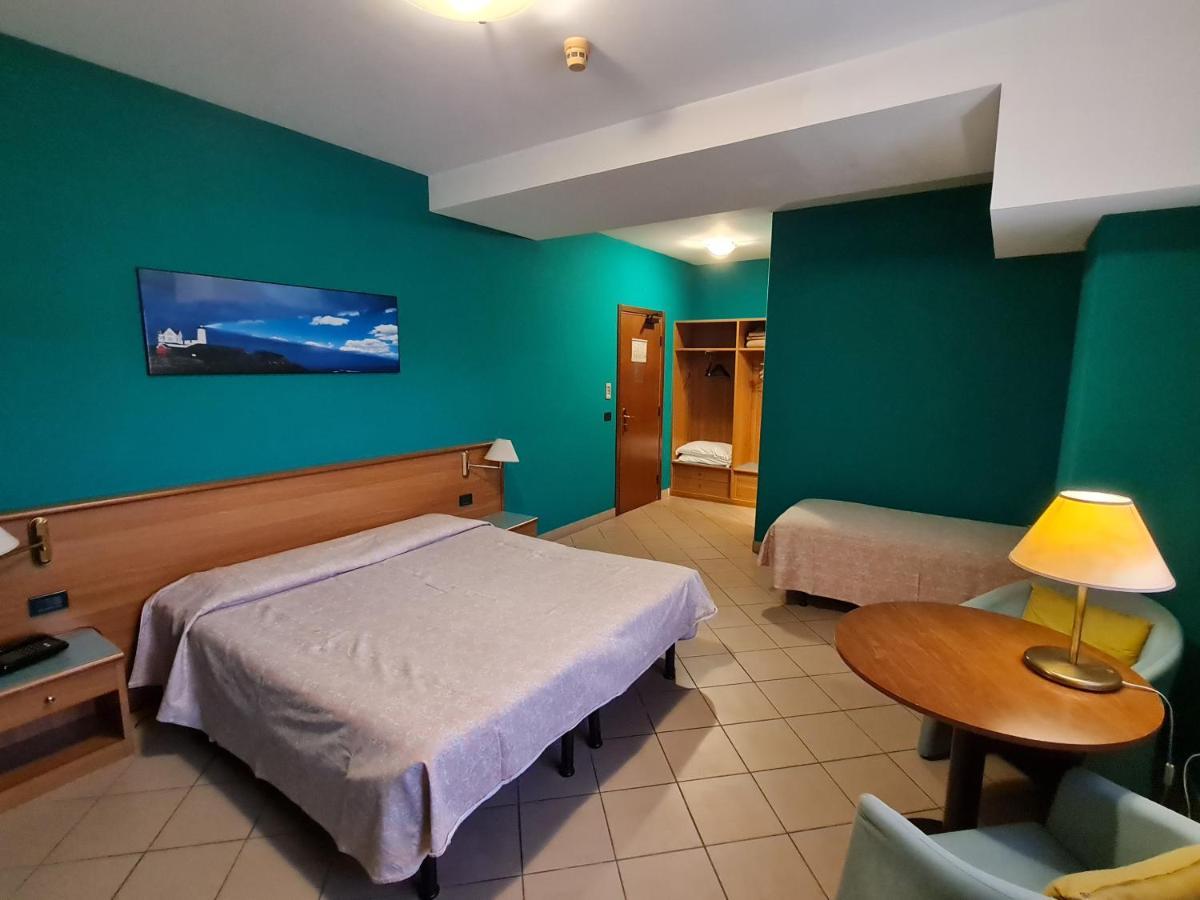 Modo Hotel Vercelli Esterno foto