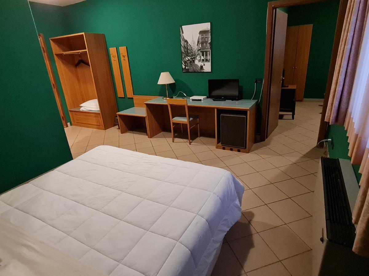 Modo Hotel Vercelli Esterno foto