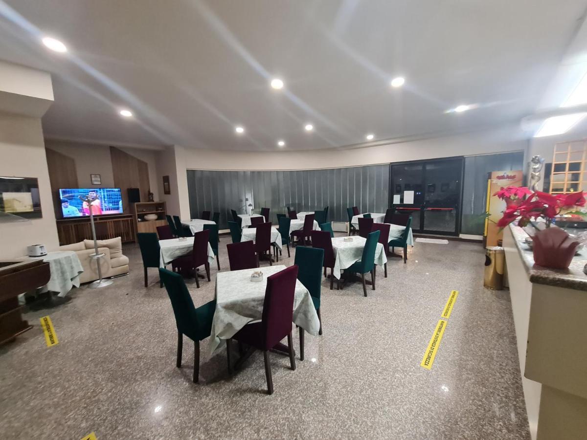 Modo Hotel Vercelli Esterno foto