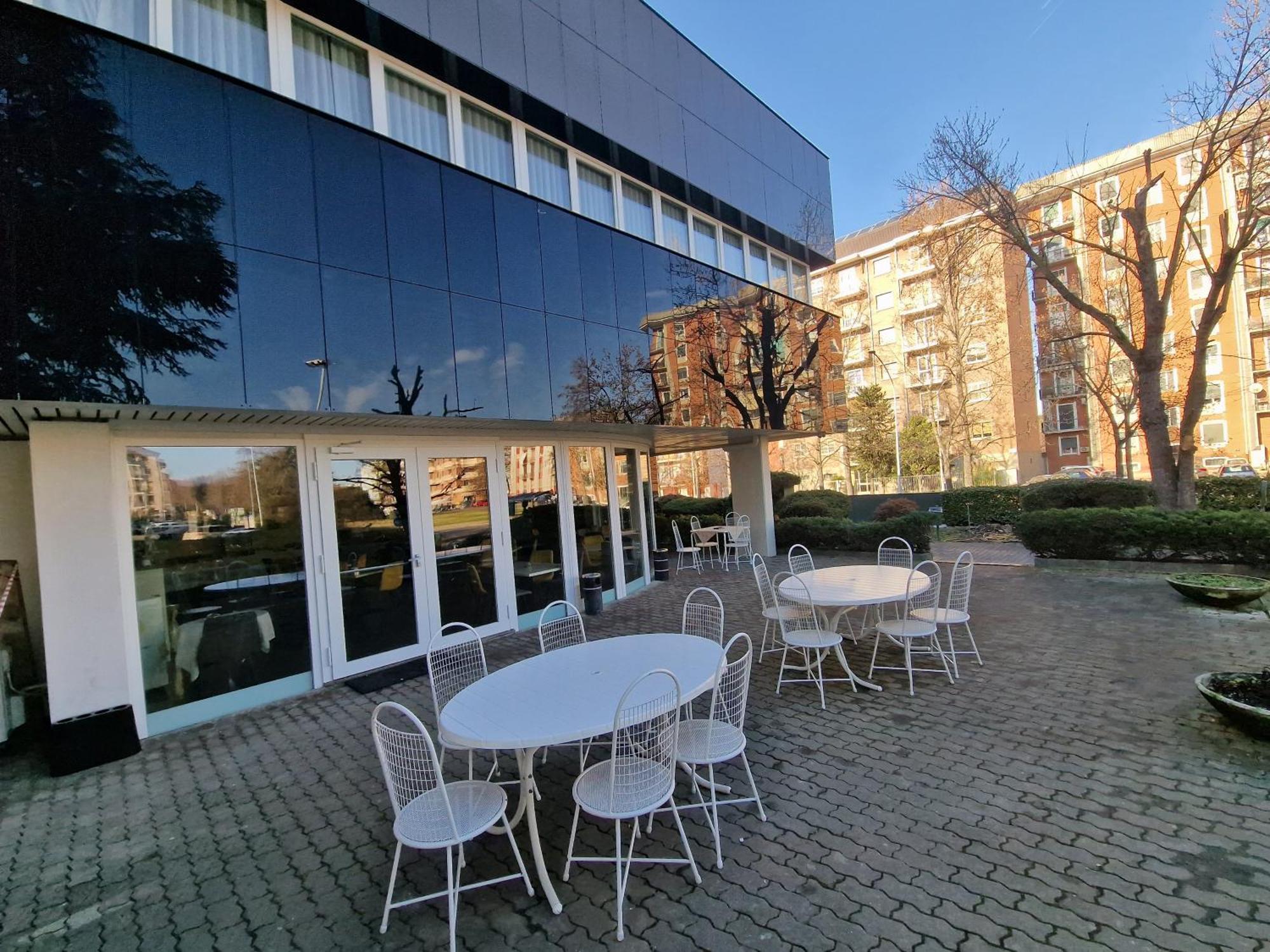 Modo Hotel Vercelli Esterno foto
