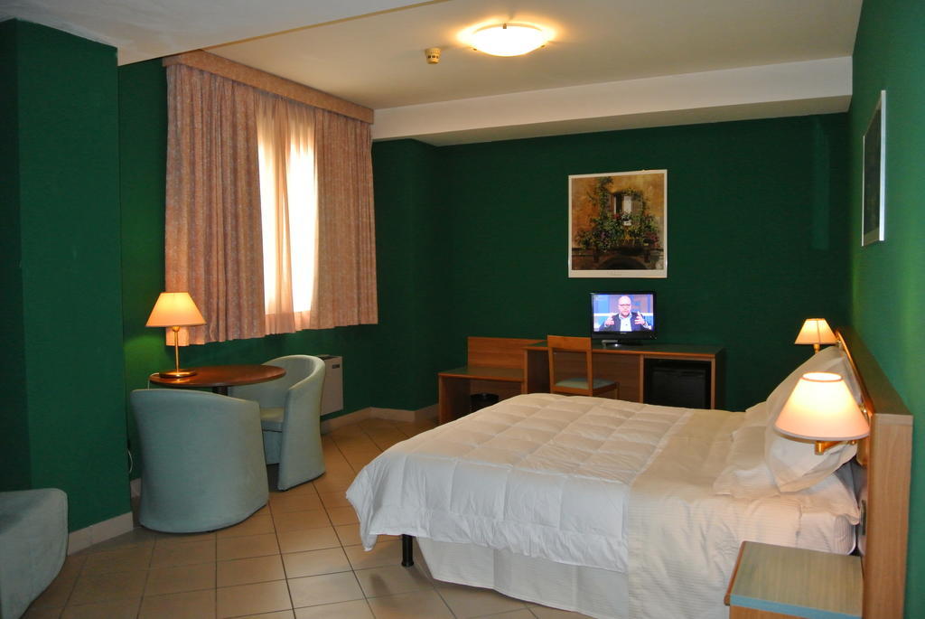 Modo Hotel Vercelli Camera foto