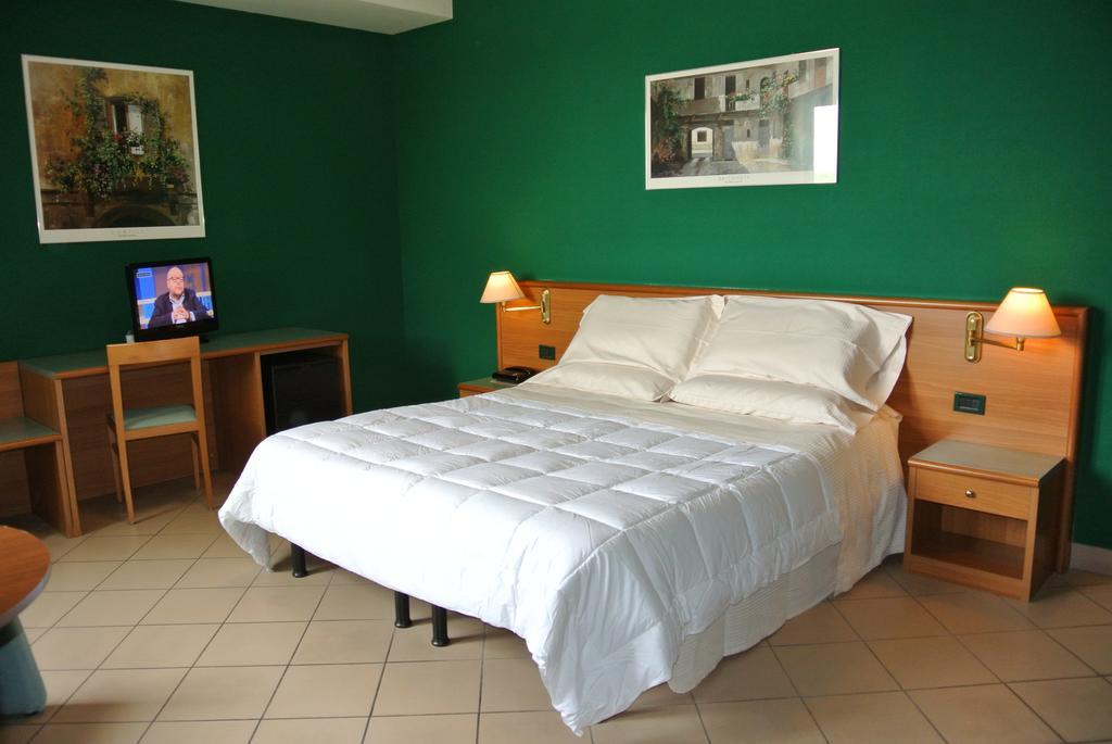 Modo Hotel Vercelli Camera foto